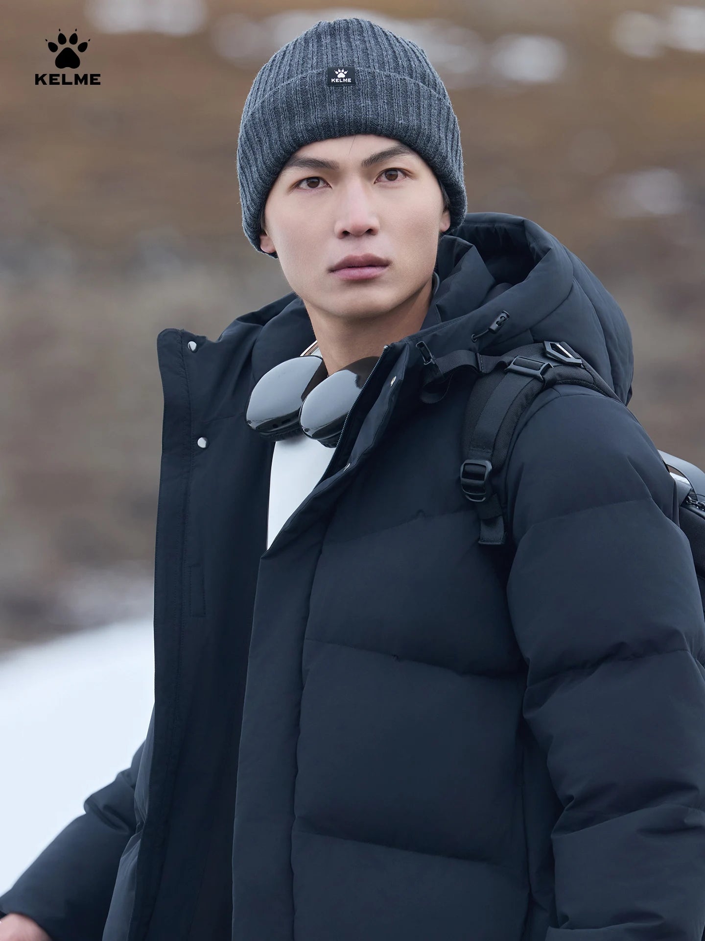 Kelme Men's Winter Windproof Training Jacket With Hooded Down-filled Insulation Outdoor Fleece-lined Thickened Coat